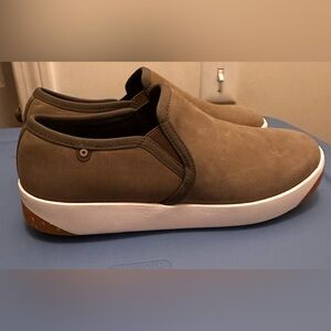 BOGS Women's Kicker Slip-On Leather Shoes